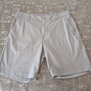 Lululemon Men's Commission Classic Fit Gray Flat Front Shorts NWOT